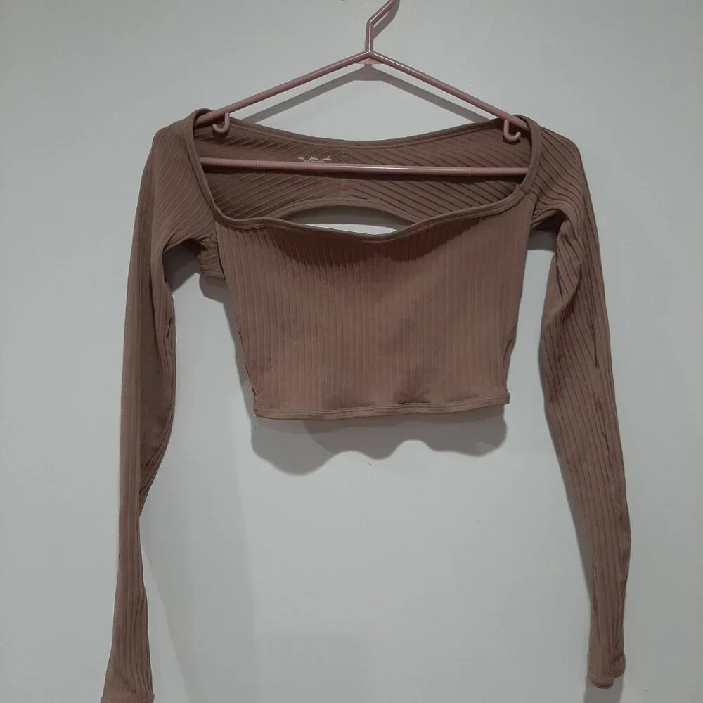 Balletcore couture minimalist Urban Outfitters ribbed cut out back crop top - Picture 9 of 9